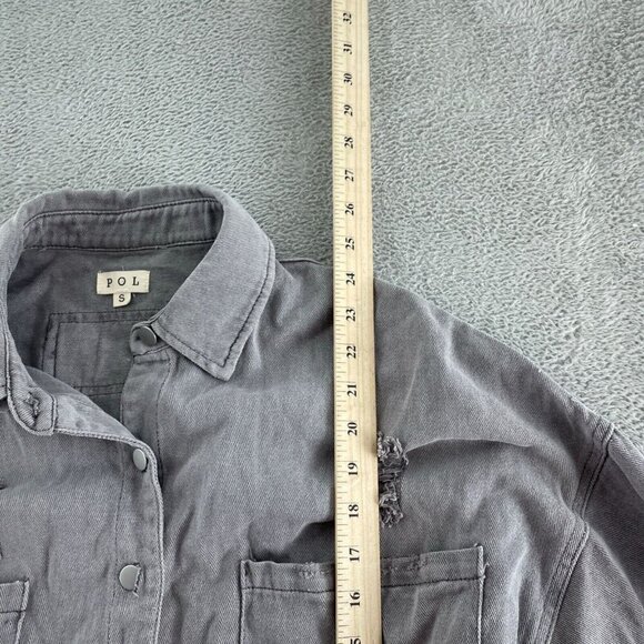 POL Distressed Gray Denim Button-Up Shirt With Frayed Hem By POL Size S 5869 - Picture 6 of 8